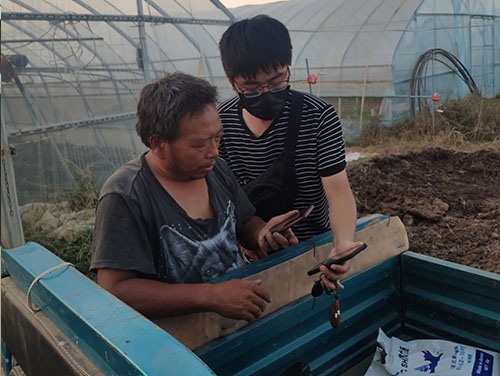 草莓種植戶咨詢用肥現場4 草莓種植戶咨詢用肥現場4