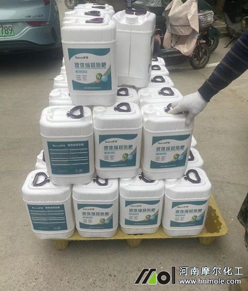 液體緩釋氮肥裝車中 液體緩釋氮肥裝車中